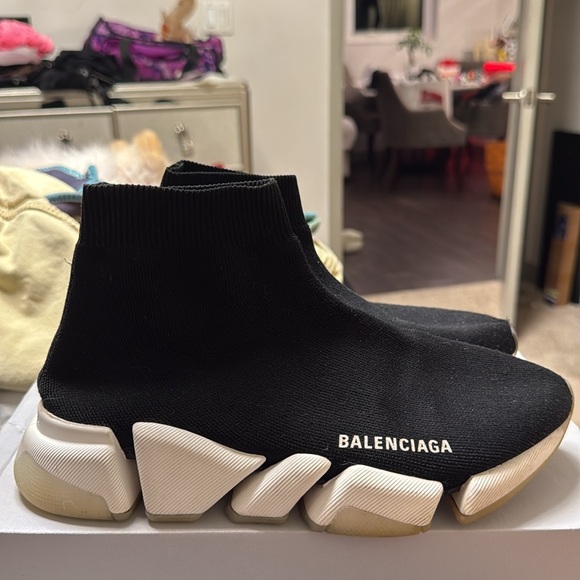 Balanciaga women’s 8 - Picture 2 of 5